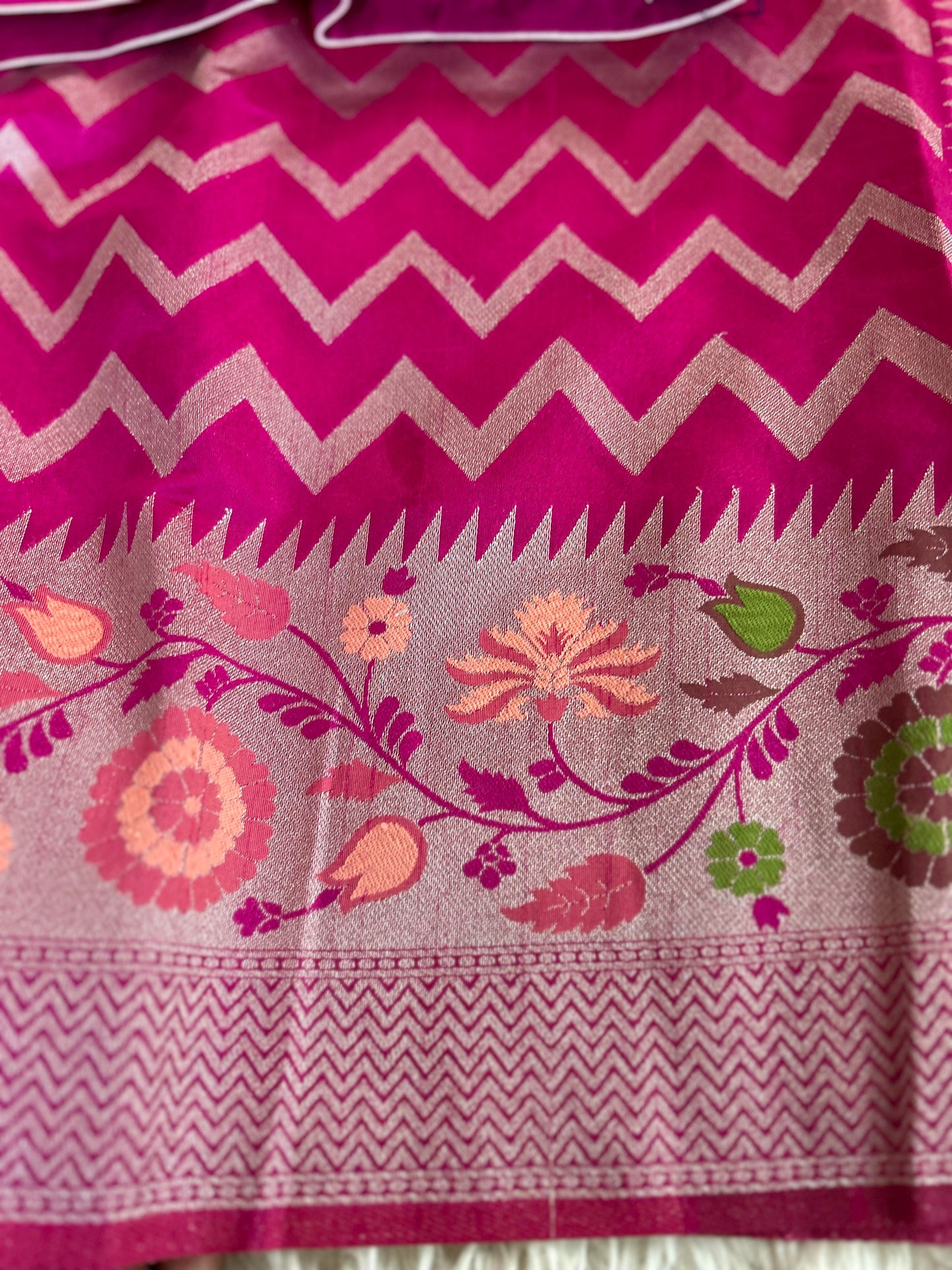 Tusser georgette in hot pink