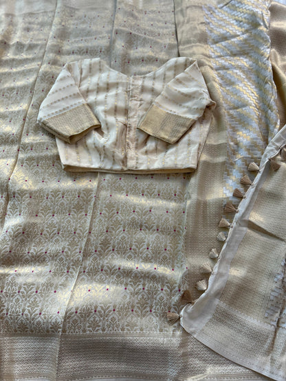 Pure Crepe Brocade Saree in Ivory