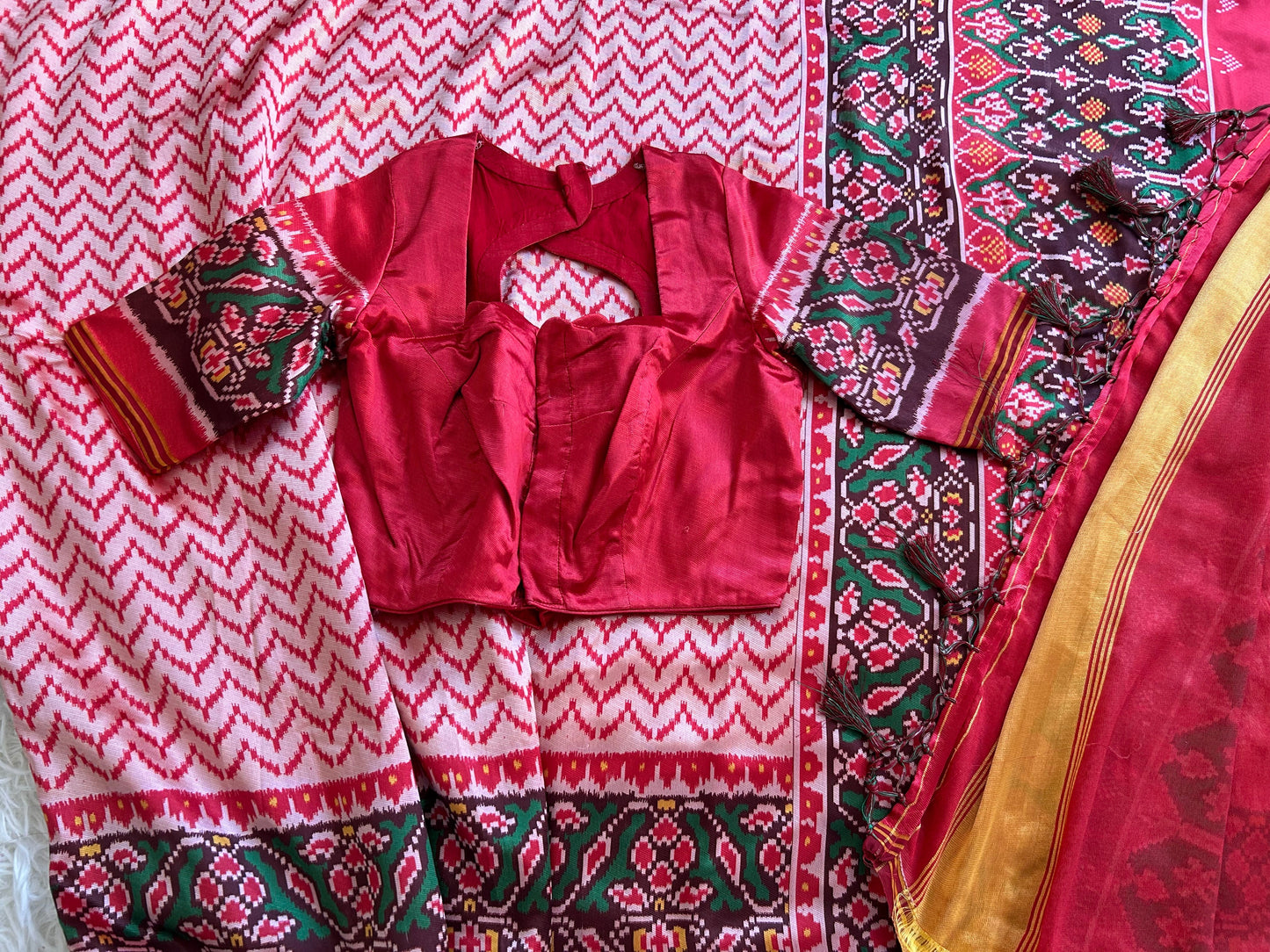 Semi Patola Saree in Onion Pink